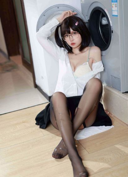 日本美女黄色靠逼片_4K电影完整版